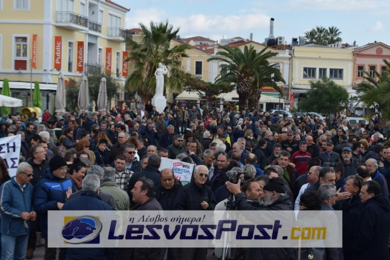 Όλη η Λέσβος στο δρόμο για τον ΦΠΑ (εικόνες, βίντεο)